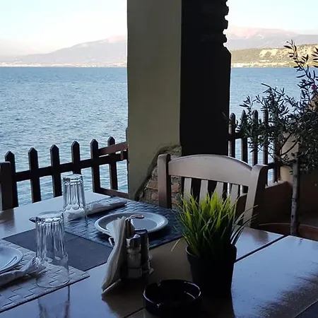 Castella ゲストハウス 3*