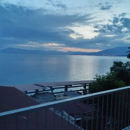 Castella ゲストハウス Alissos