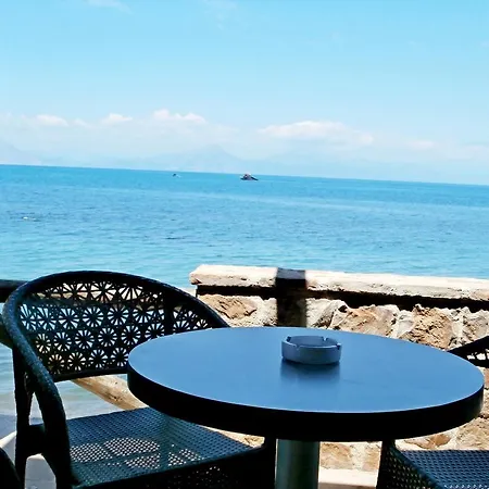 Castella Pensionat 2*