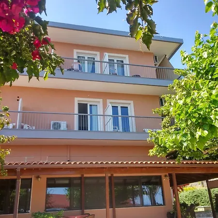 Castella Pensionat Alissos