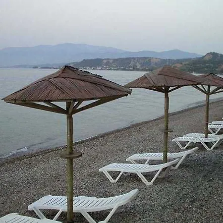 Castella Beach 2*